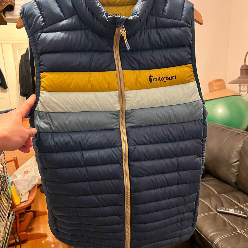 Cotopaxi Men’s Insulated vest medium excellent condition - gently worn few times